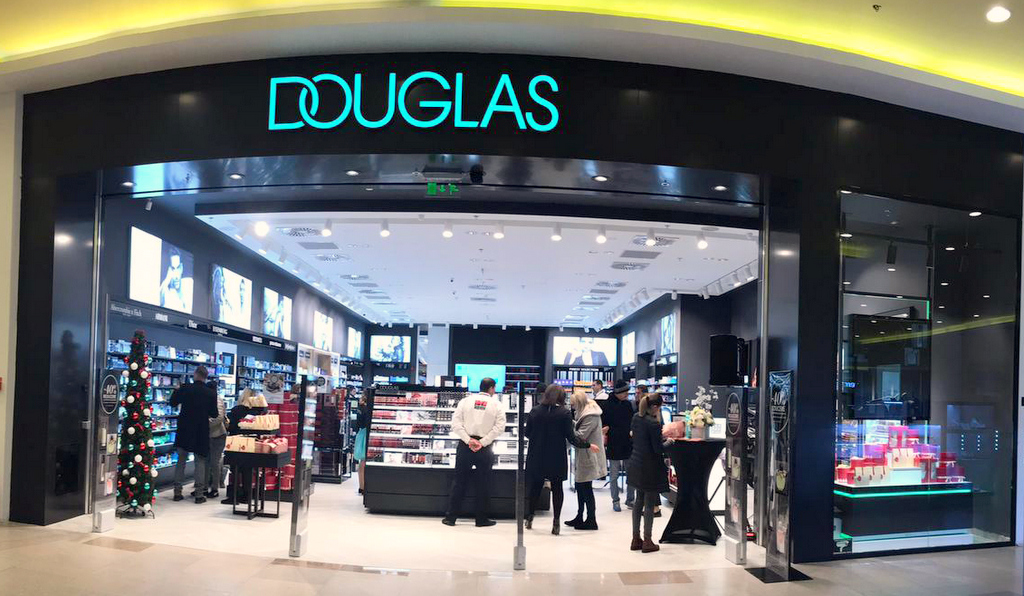 Douglas deschide prima parfumerie din orasul Suceava