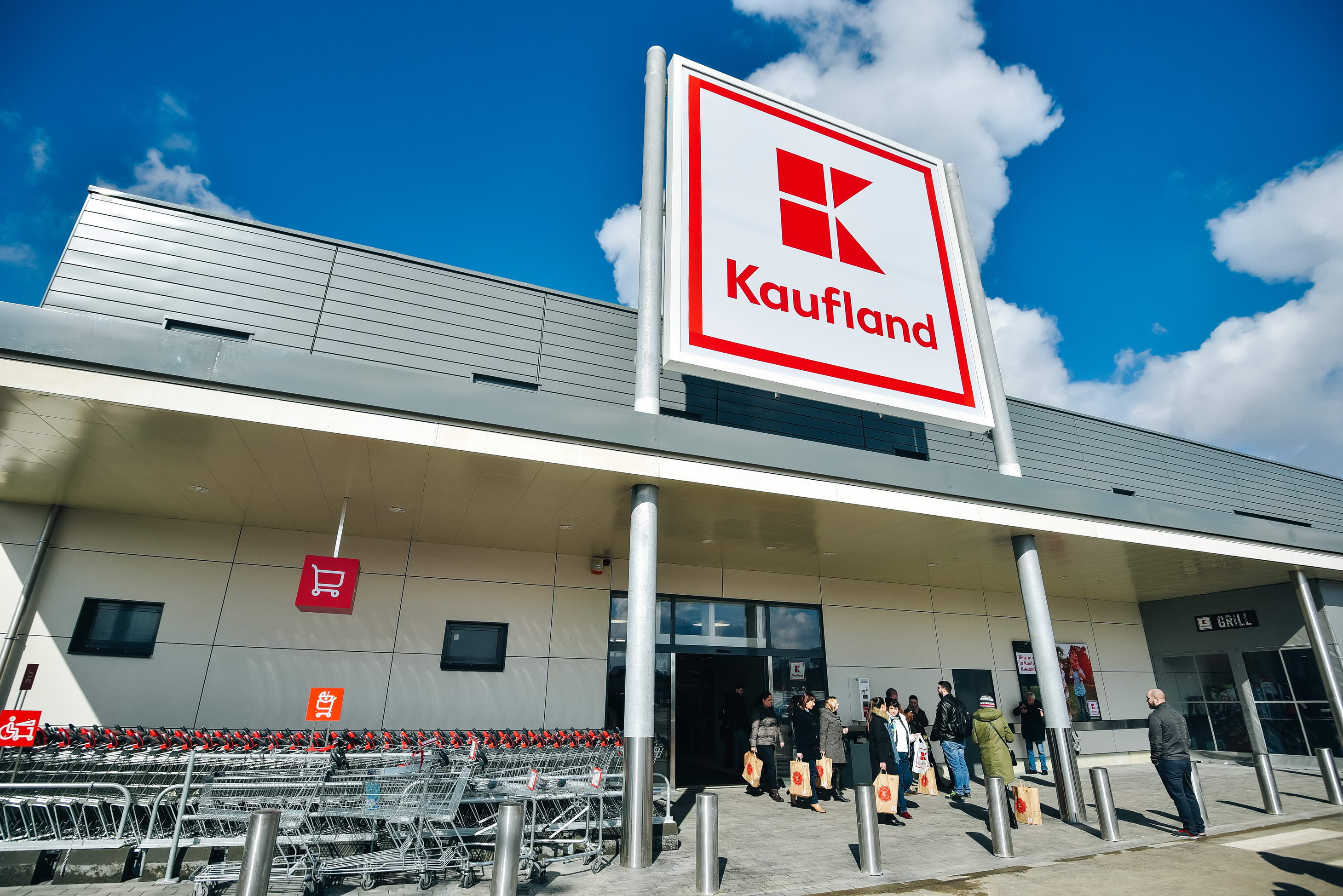 Kaufland: Programul magazinelor de Craciun si de Anul Nou