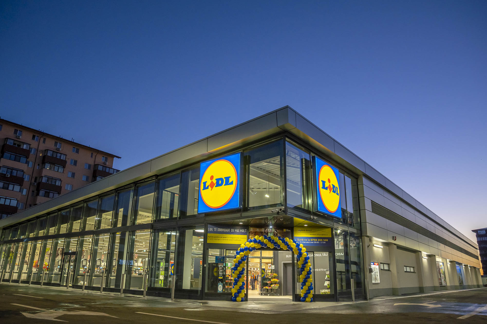 Lidl continuă investițiile în România și inaugurează două magazine