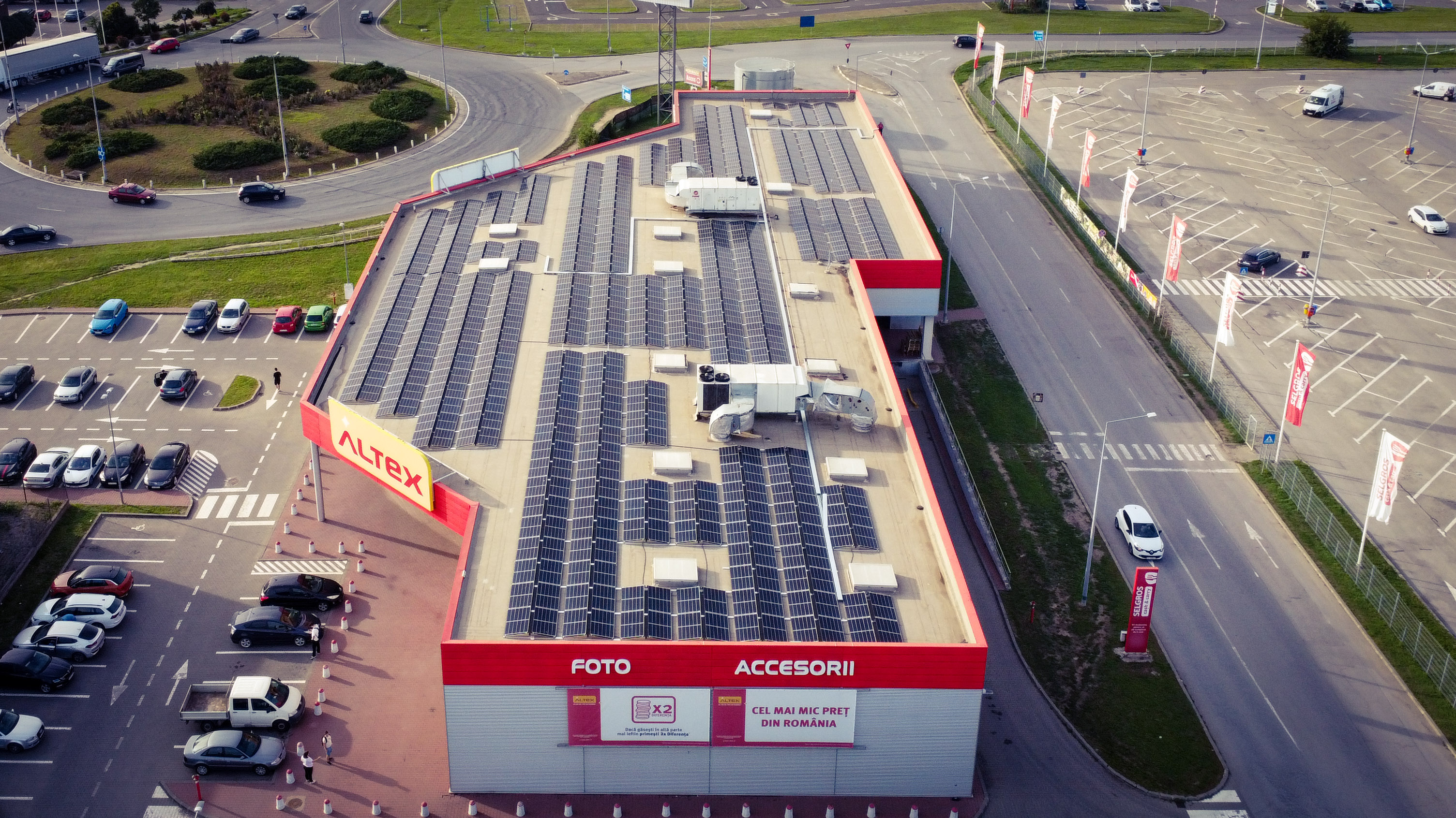 Investiție de 1,2 milioane de euro în panouri fotovoltaice pentru Cometex, companie din grupul Altex. 50% sunt fonduri norvegiene