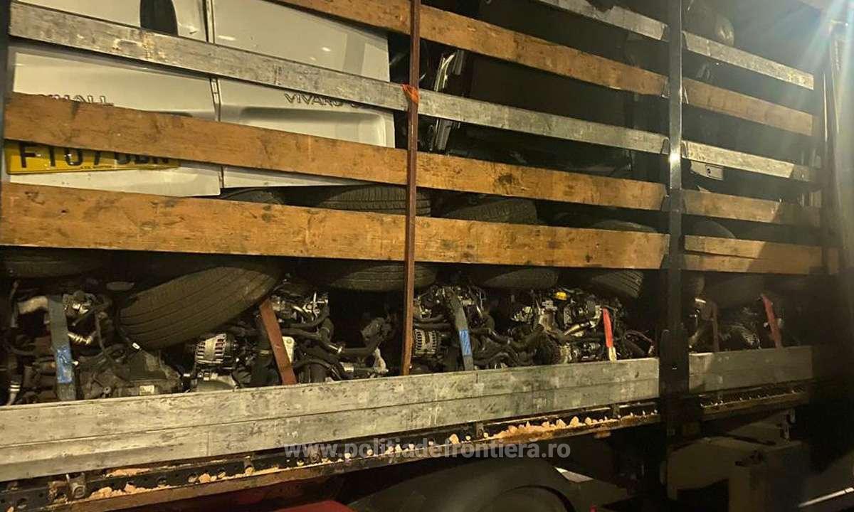 Tone de de deșeuri auto, găsite într-un camion care venea din Marea Britanie în România