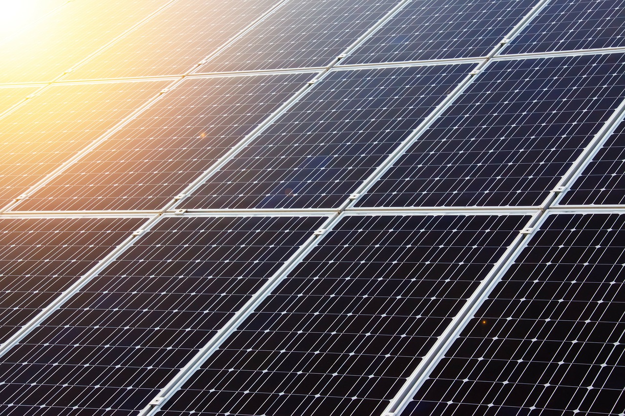 Casa Verde Fotovoltaice: Firma care a blocat programul în instanță a renunțat la proces