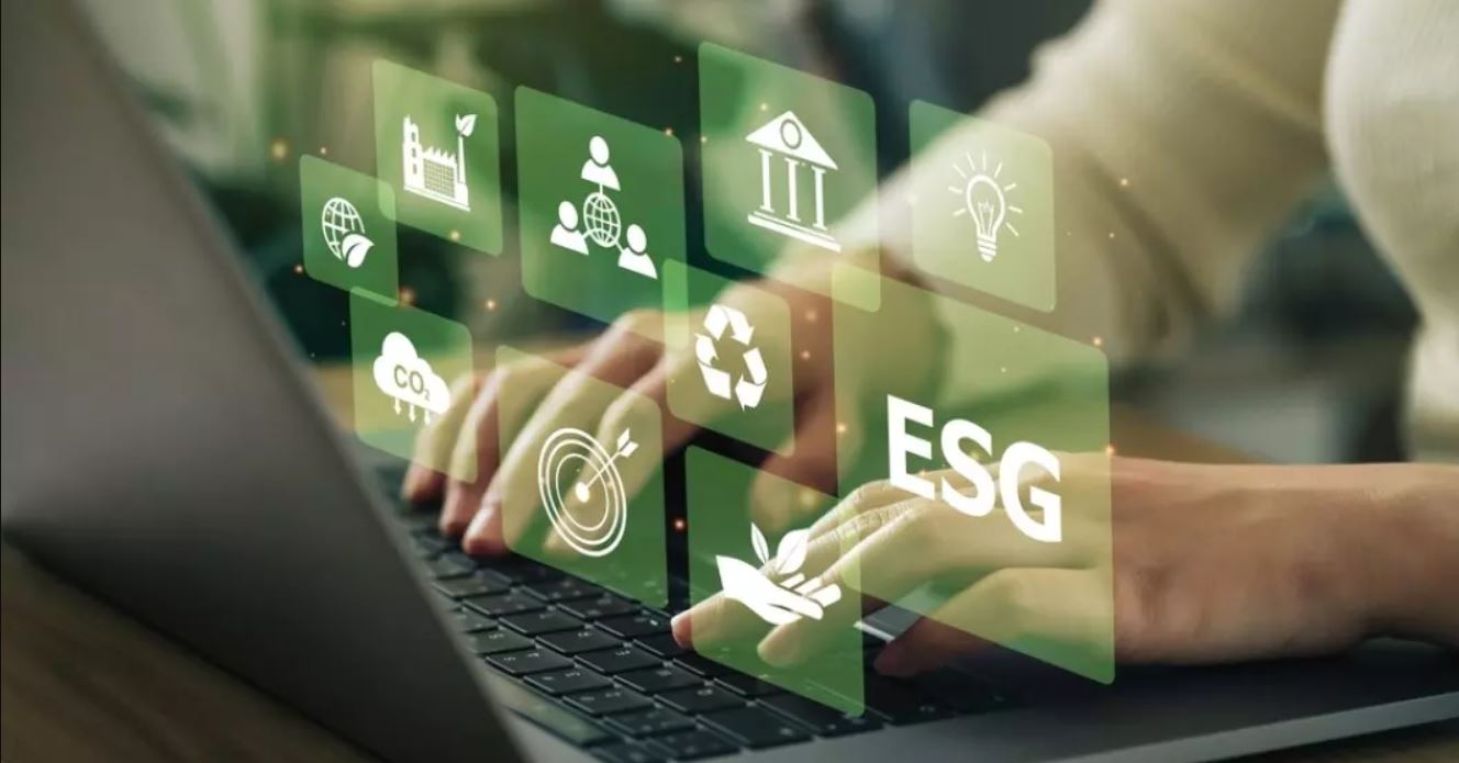Doi antreprenori români lansează Indicathor ESG, o platforma AI ce automatizează rapoartele de sustenabilitate ale companiilor