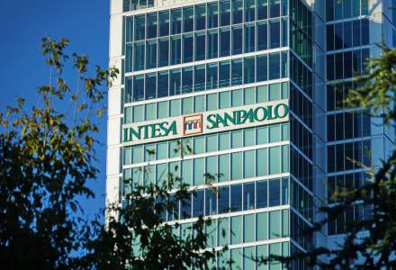 Italienii de la Intesa vor să cumpere First Bank (România). După tranzacție, Intesa poate intra în top 10