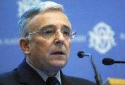 Isarescu: Romania trebuie sa adopte euro cat mai aproape de 2015