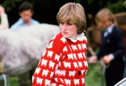 Acest pulover a fost vândut la licitație cu peste 1,1 milioane de dolari