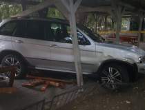 Un șofer și-a parcat BMW-ul...