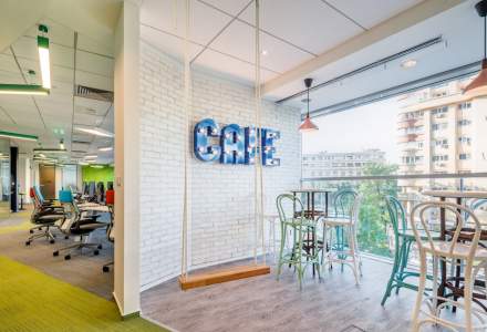 Noua generatie de birouri: cum lucreaza consultantii CBRE si ce inseamna conceptul de "hot desking" situat in inima Capitalei