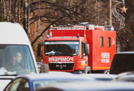 ISU: Explozia de la Călimănești a avut loc după ce muncitorii au lovit conducta de gaze