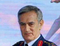 Generalul Akin Ozturk a...