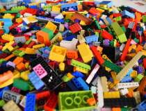 Lego nu renunță la plastic,...