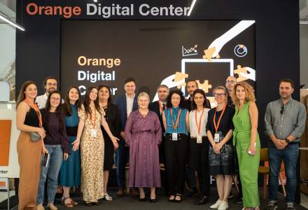 Digital Stack dezvoltă cursuri de IT gratuite pentru reconversie profesională în cadrul Atelierului de Șanse, un proiect realizat de Fundația Orange România