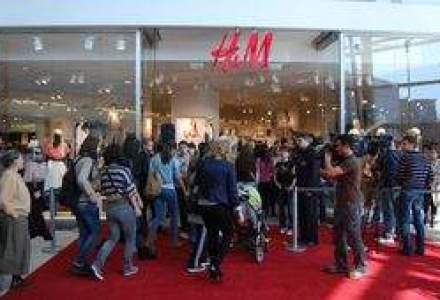 Cum a facut fata H&M la deschiderea primului magazin