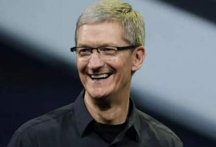 Șeful Apple, Tim Cook, a obținut un câștig fabulos din vânzarea de acțiuni ale companiei pe care o conduce