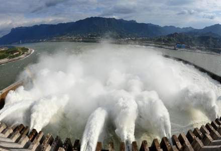 Înșelătorii pe Facebook cu acțiuni Hidroelectrica