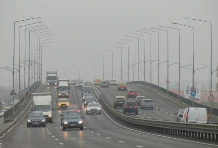 Transporturile poluează tot mai mult în România, în loc să devină tot mai verzi. De vină sunt mașinile vechi și căile ferate proaste