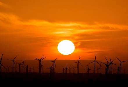 Banca Mondială: Până în 2050, România va produce aproape jumătate din energie din solar și eolian