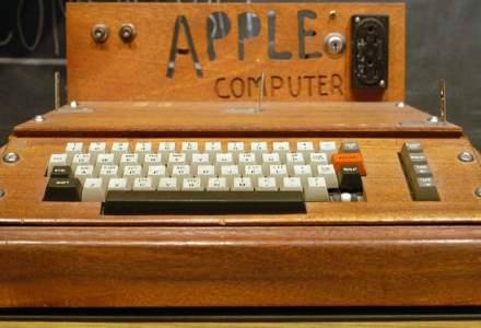 Apple 1, prototipul primului computer Apple, vandut la licitatie cu 815.000 de dolari