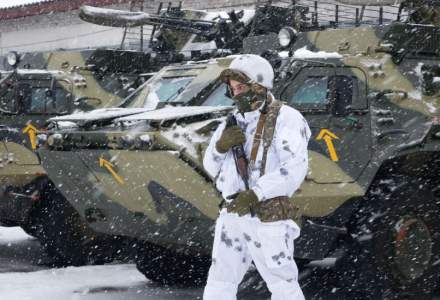 Nou ajutor militar al SUA pentru Ucraina. Sosit neanuțat la Kiev, Secretarul Apărării SUA promite sprijin pe termen lung