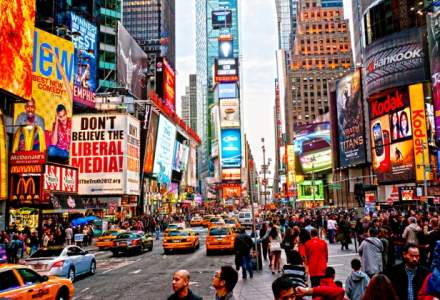 Politia din New York a inchis Times Square, din cauza unui pachet suspect