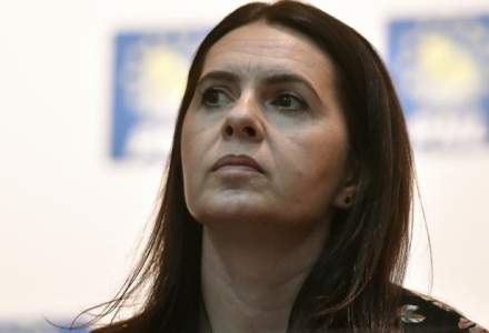 Adriana Saftoiu, deranjata ca a fost oprita de Politie: Statul are un singur scop: sa te arda; Godina: Isi etaleaza ignoranta