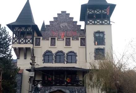 FOTO | Un castel-muzeu privat dedicat lui Dracula s-a deschis în județul Argeș