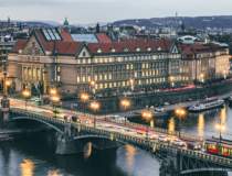 Atac armat la Praga: Mai...