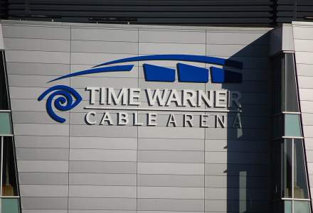 AT&T vrea sa cumpere Time Warner pentru 85 de miliarde de dolari