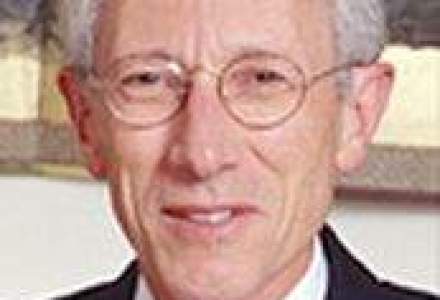 FMI a blocat candidatura lui Stanley Fischer la sefie institutiei pentru ca este prea batran