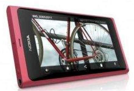 Nokia lanseaza primul si ultimul telefon care functioneaza pe Meego, platforma dezvoltata cu Intel