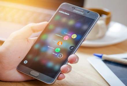 Samsung ar putea renunta la butoanele fizice pentru a dota Galaxy S8 cu un ecran care acopera cea mai mare parte a telefonului