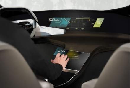 BMW ne dezvaluie un touchscreen virtual pentru interiorul viitoarelor modele