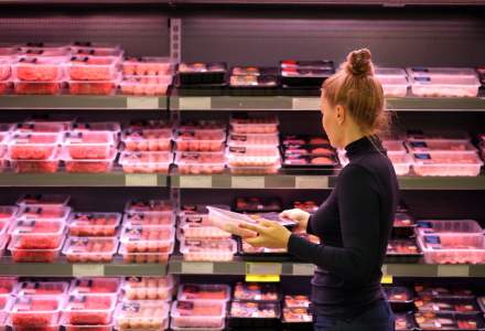 GALERIE FOTO: Rețeaua de magazine Penny, în vizorul ANPC. Inspectorii au găsit carne infestată cu salmonella