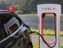 Tesla produce mașini cu volan...