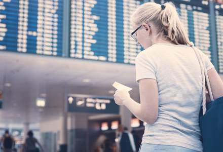 Probleme la aeroport? Care sunt drepturile calatorilor cu avionul atunci cand li se pierd bagajele sau cursele au intarziere