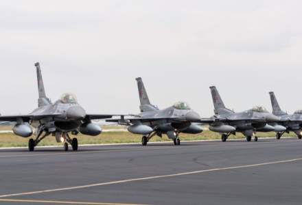 Un lot de trei avioane F16 cumpărate din Norvegia au fost recepționate la Câmpia Turzii