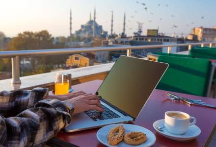 Viză de nomad digital în Turcia: Autoritățile au deschis oficial o platformă online în care pot aplica și cetățenii din România