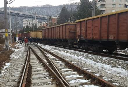 Fara investitii majore in doua decenii, trenurile de transport romanesti au ajuns sa ruleze in medie cu 28km/h