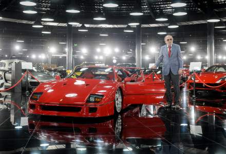 Tiriac a adus la expozitia sa de masini un model Ferrari F40 din anul 1989