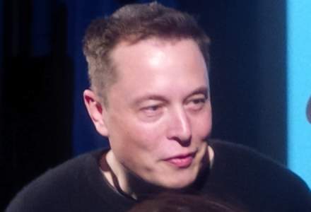 Elon Musk lucreaza la un sistem de conectare a creierului uman cu o interfata IT