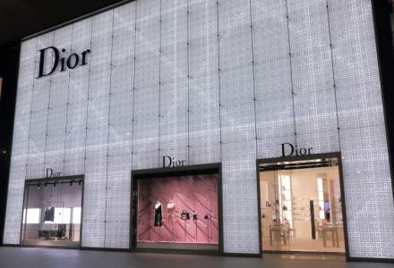 Tranzactie pe piata de lux: Grupul LVMH cumpara Christian Dior pentru 12 miliarde de euro