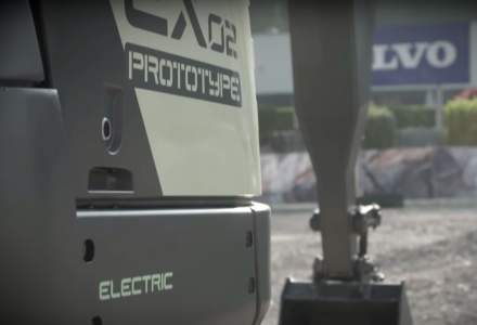 Volvo dezvaluie primul excavator electric