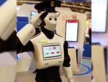Primul robot politist...