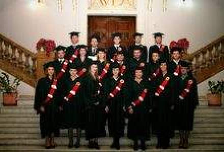 Peste 1.000 de romani au absolvit programul MBA Romano-Canadian