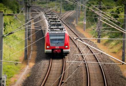 Viteza trenurilor CFR va fi redusa in anumite intervale de timp cu 20-30 km/h din cauza temperaturilor mari