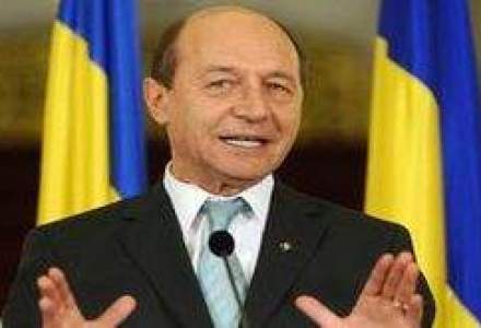 Ce ii ureaza politicienii lui Basescu de ziua lui?