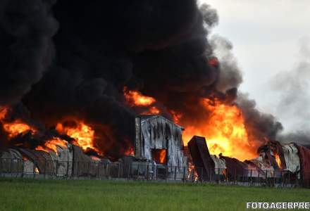 UPDATE Incendiu in Balotesti: O fabrica de mobila si un depozit de mase plastice, complet distruse