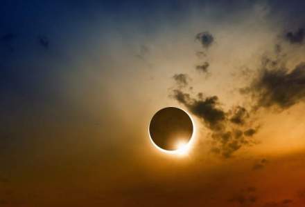 O eclipsa partiala de Luna va avea loc luni si va fi vizibila aproximativ doua ore