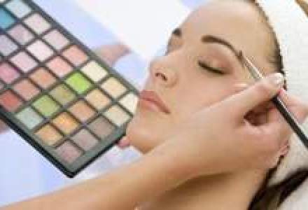 Romanii au cumparat cosmetice de aproape 1 miliard de euro in 2010