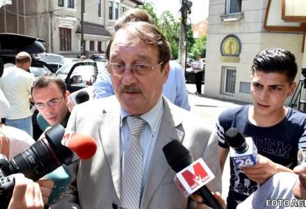 Mircea Basescu afla luni daca va fi liberat conditionat